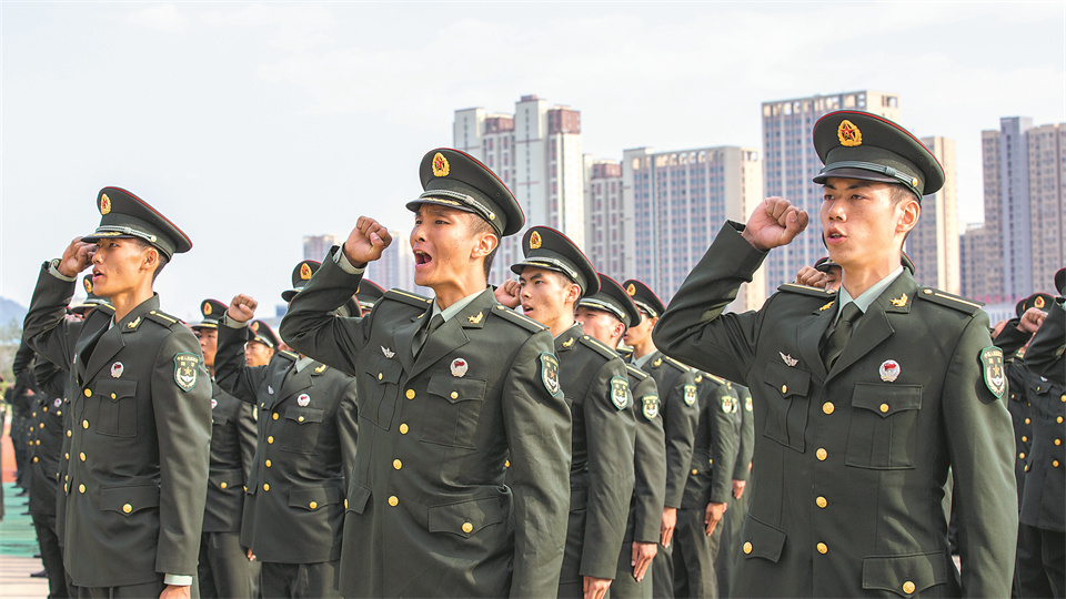 3所新調(diào)整組建軍校為首屆新學員授銜